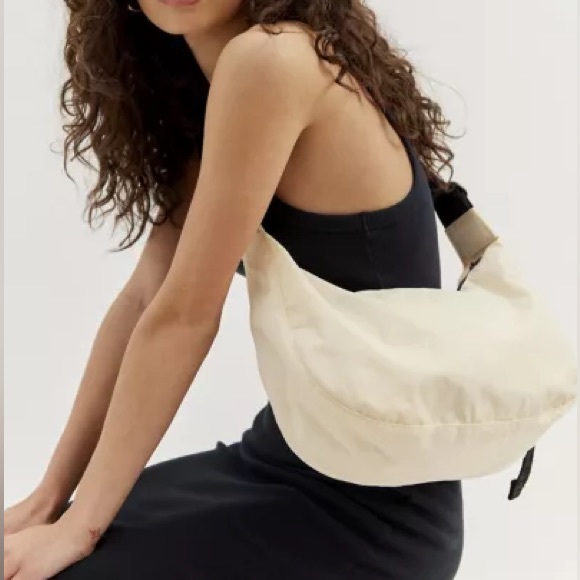 BAGGU Handbags - Baggu Medium Crescent Bag in Ivory
